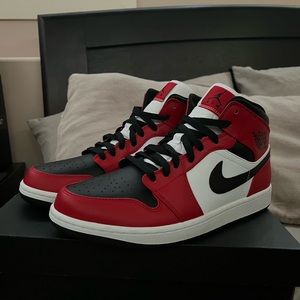 Jordan 1 Chicago Black Toe